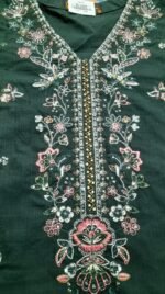 Khaddar Embroidery 3-Piece Stitched suit - Image 2