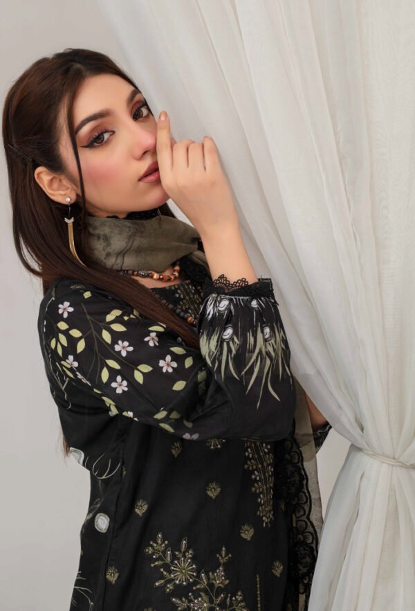 Luxury Lawn Black 3 Piece Suit