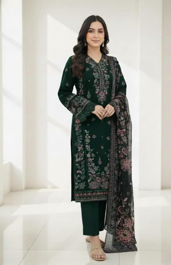 Khaddar Embroidery 3-Piece Stitched suit