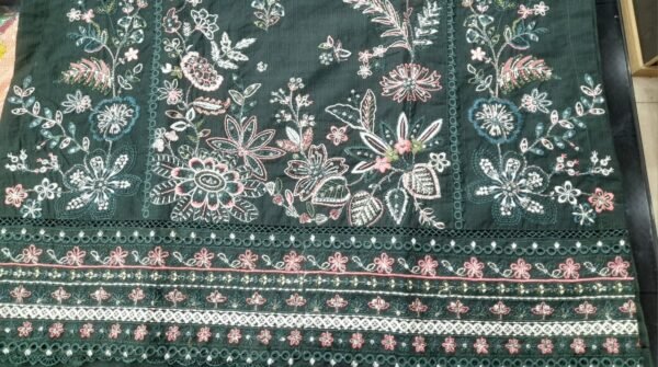 Khaddar Embroidery 3-Piece Stitched suit