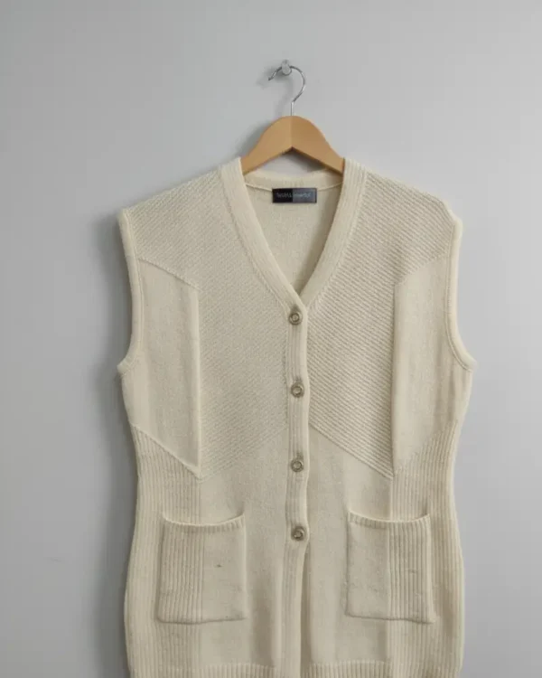 Ladies Sleeveless Knitted Button-Front Sweater Vest – Cream