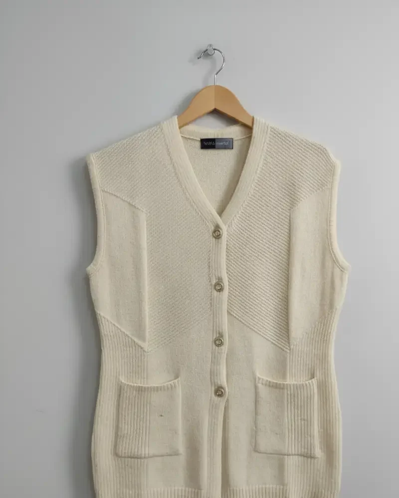 ladies-sleeveless-knitted-button-front-sweater-vest-cream